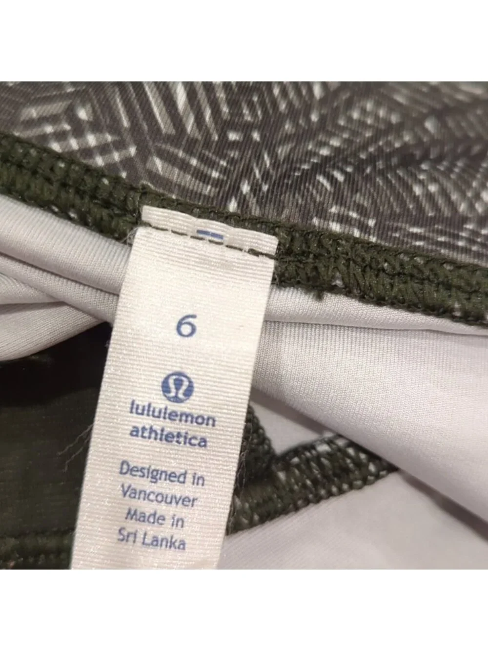 Lululemon Cool To Street Crop Jazzy White Gator Green like new